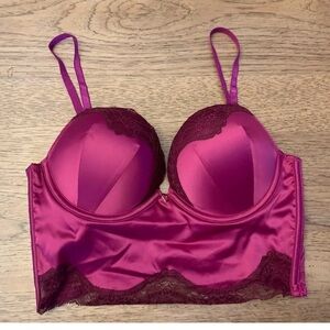 Victoria’s Secret bustier bombshell